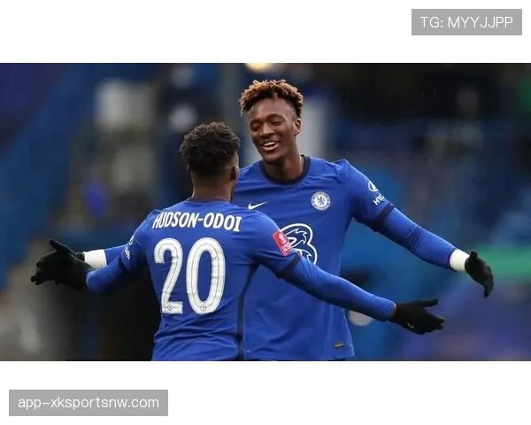 哈兰德与莱万新老中锋之争：终结效率、战术角色与历史定位的差距在哪