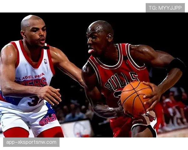 巴克利内线强攻改变防守布局，对比现役内线打法差异显著